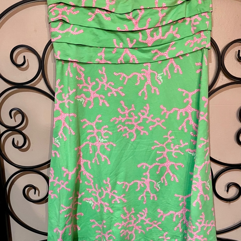 Lilly Pulitzer Strapless Dress. Ladies size Medium.